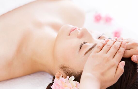 小顔を目指せるリラクゼーションメニューをご用意 | 表参道にあるエステサロン・Shanti Beaute