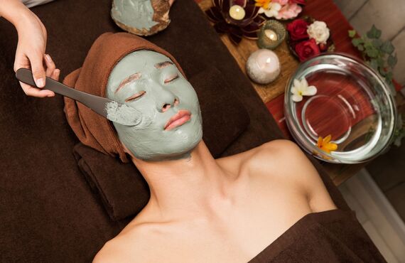 ハーブピーリングを実施する駅チカのプライベートサロン | 表参道にあるエステサロン・Shanti Beaute